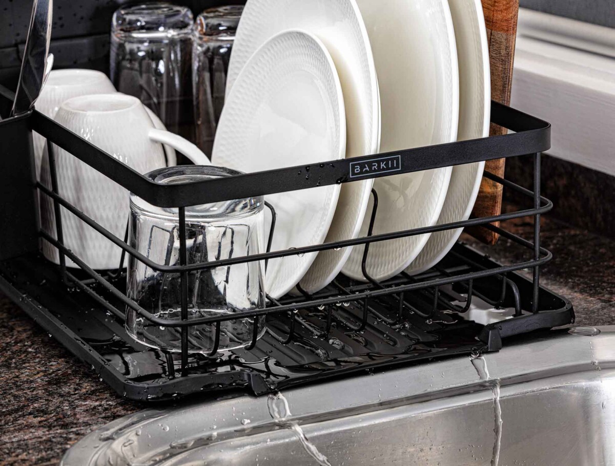 Dish Rack Water Amazon product photo of dish rack. Product photography.