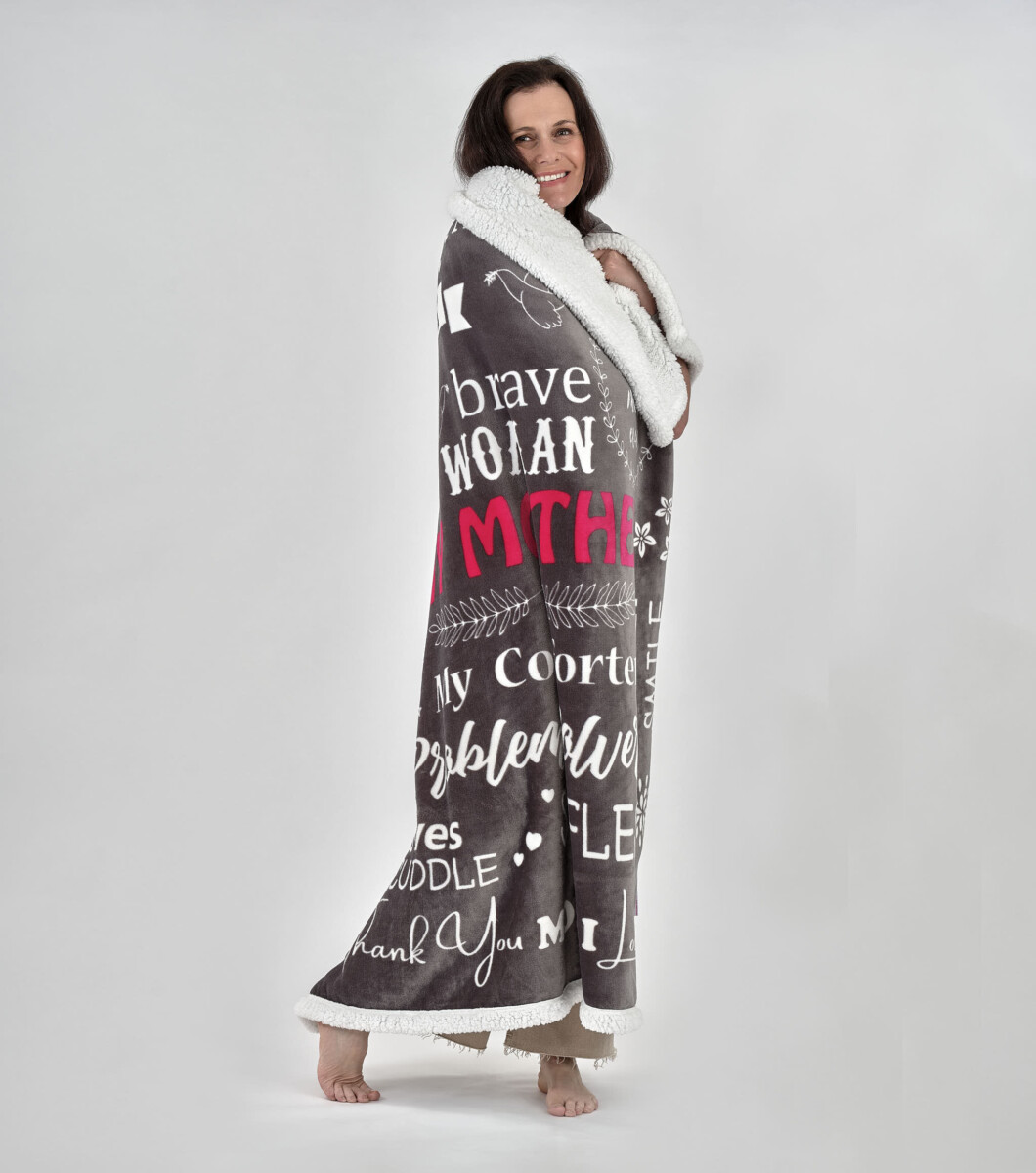 Mom blanket with model lifestyle_Amazon product photography Sample