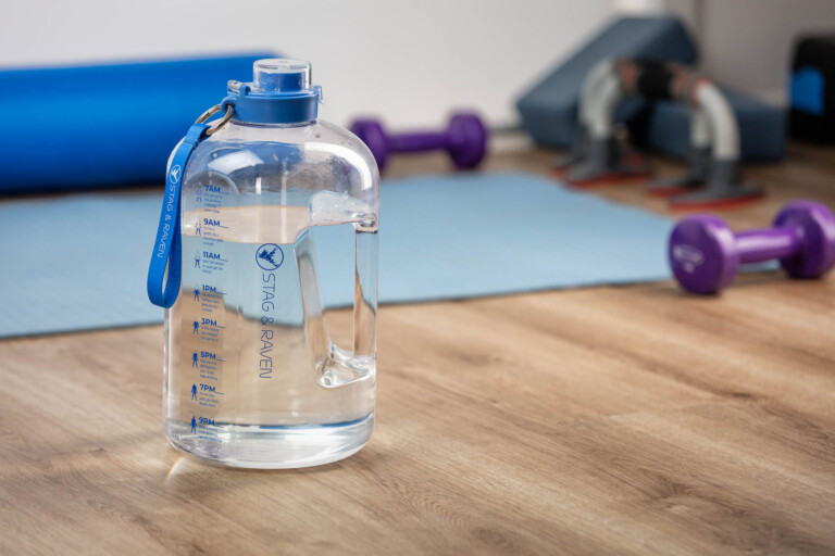 Stag & Raven in the Gym - Lifestyle photography of water bottle for Amazon ecommerce site